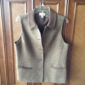 Ladies Tweed Vest    Like New